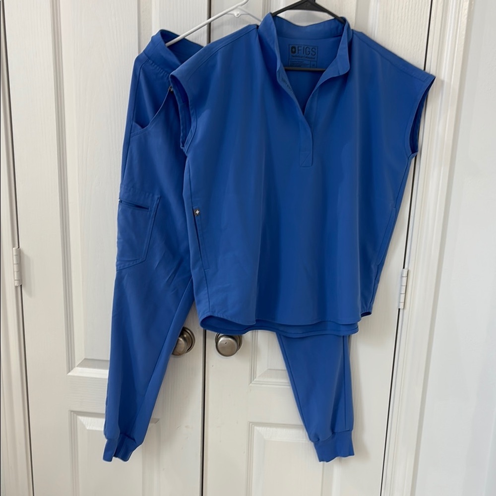 Figs Ceil Blue size XS Rafaela and S Jogger set